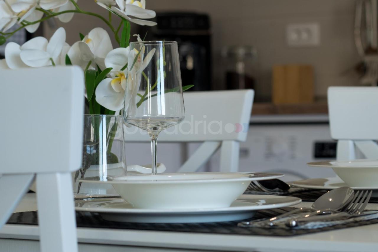Luxury Sea View Apartment Vida Макарська Екстер'єр фото